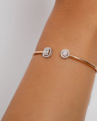 Baguette & Round Shape Diamonds Bangle - 18K Gold - RA9268