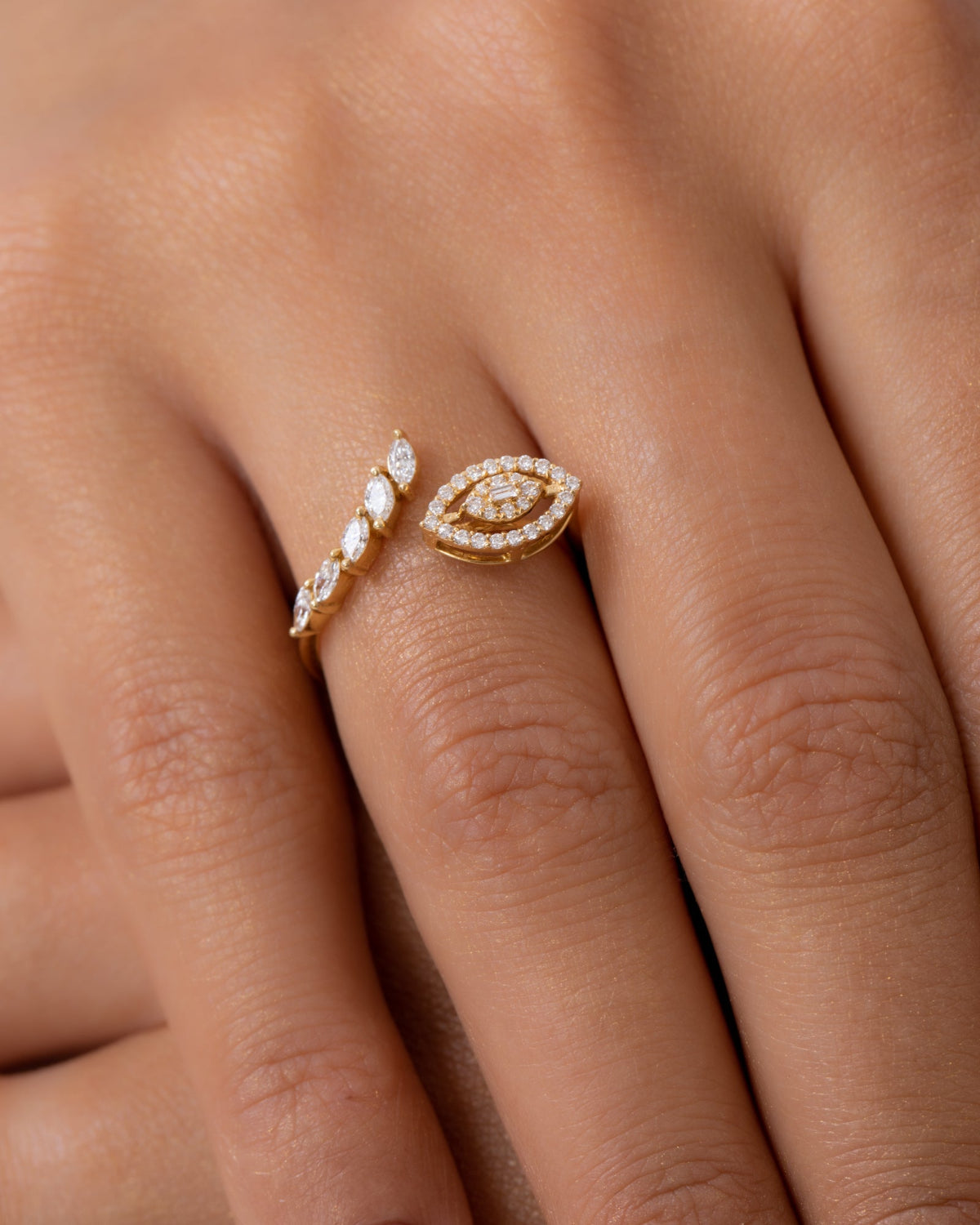 18K Gold Diamond Ring - QA6735