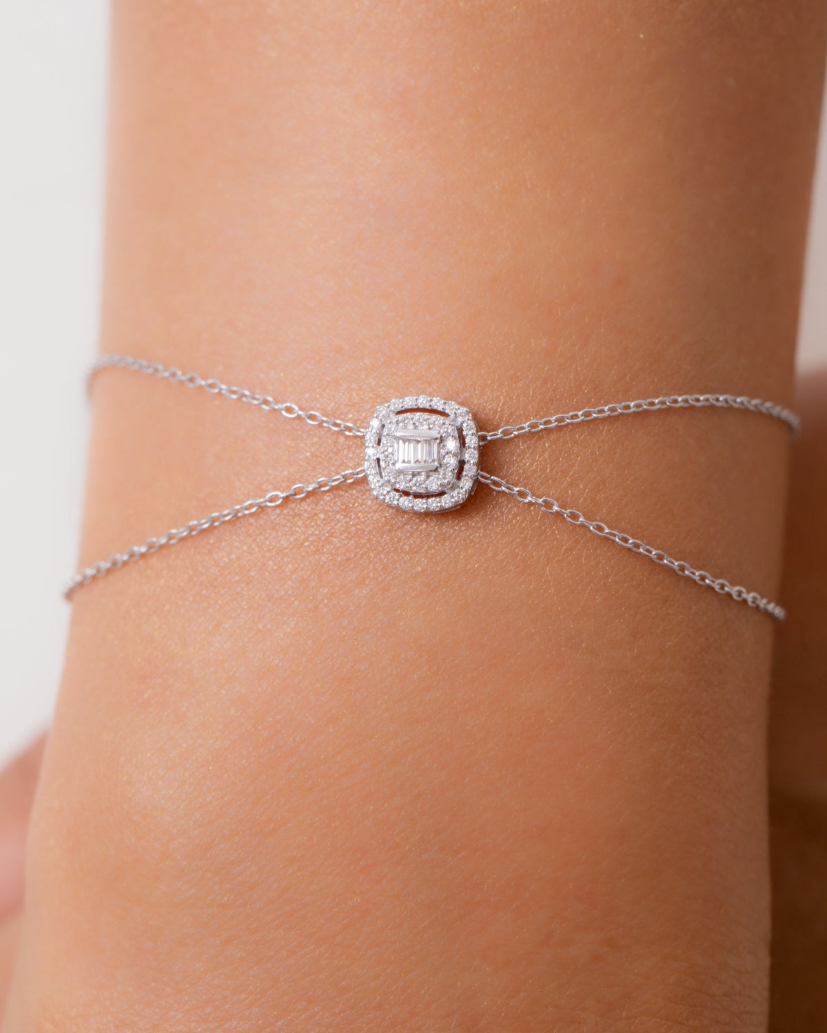 18K White Gold Diamond Bracelet - RA7940